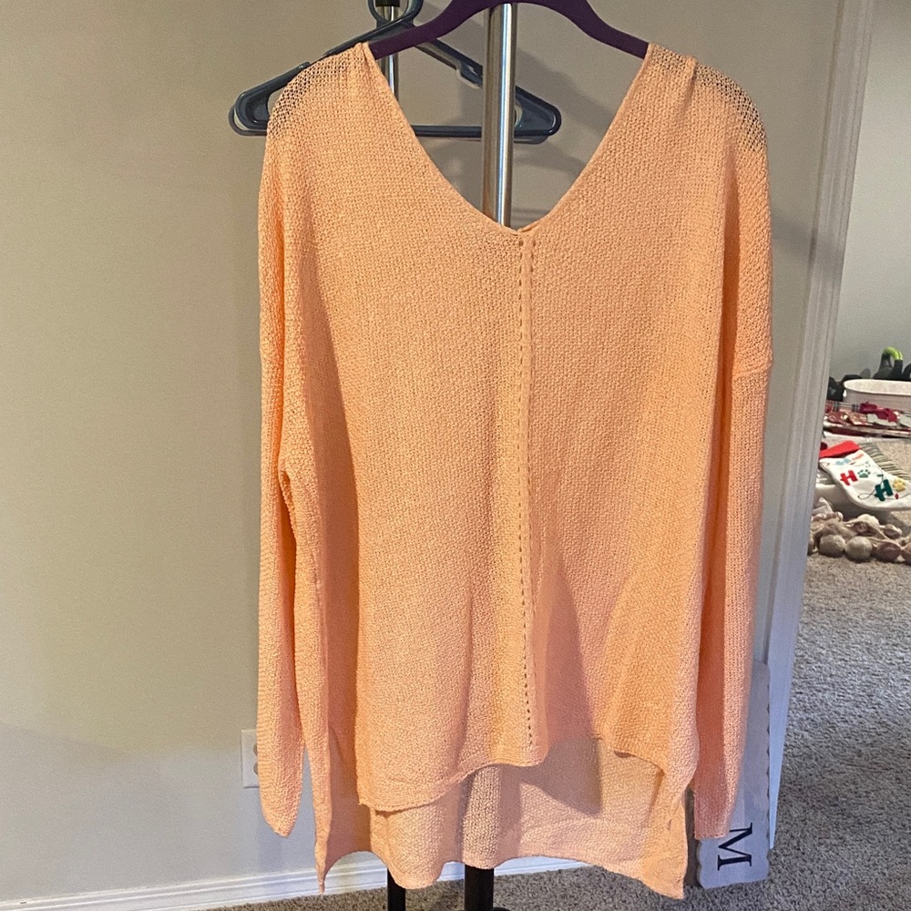 Women's V-Neck Sweater - Peach